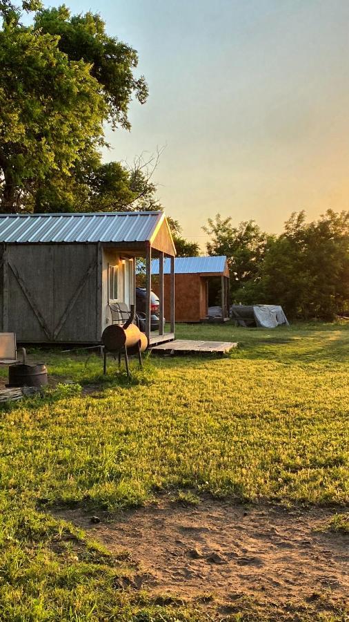 Tiny Cabin At The Donkeyranch Medicine Park Екстер'єр фото